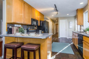 Union Duplex Cove and Woods in Salt Lake with Hot Tub